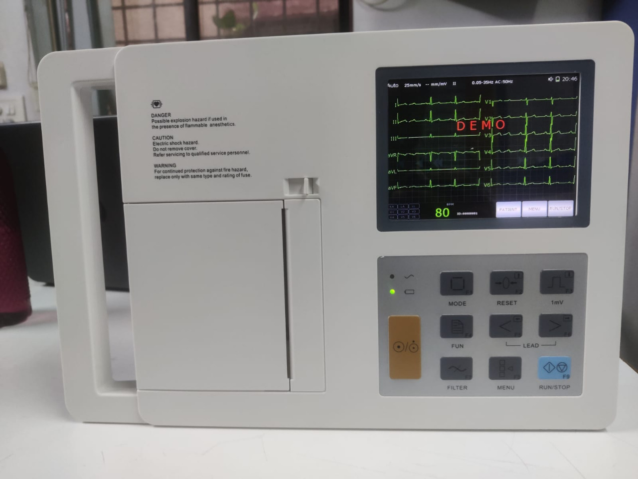 6 Channel Ecg Machine - Portable Easy To Use | Effortless Heart Monitoring And Compact Design