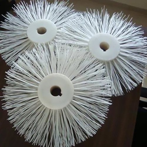 सफाई के लिए व्हाइट हाइड्रोलिक रोड ब्रूमर नायलॉन ब्रश आकार: विभिन्न आकार उपलब्ध हैं