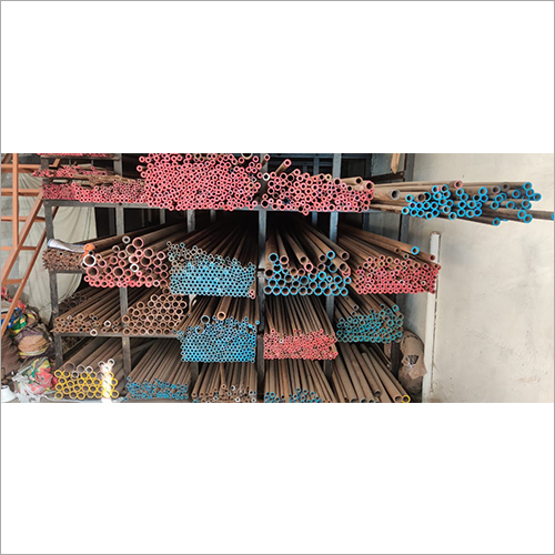 Seamless Pipe - Steel, Round, Hot Rolled | Non-alloy, Varnished Surface Treatment, Manual Polish, Metal Pipe Cap End Protector