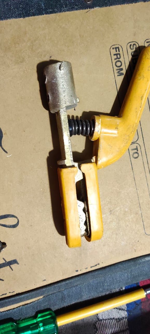 Super Spark Welding Electrode Holder - Full Brass Body, Yellow Color | Heavy-duty Design, Different Sizes For Commercial Usage, Weighs 500 Grams