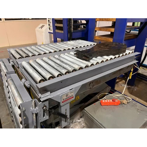 सिल्वर जेके इंजीनियरिंग टेबल टॉप रोलर प्लेटफार्म