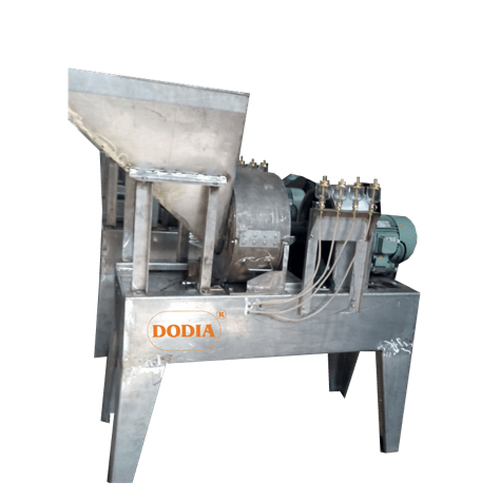 Potato Carrot And Onion Dice Cutting Machine Capacity: 200-300 Kg/hr