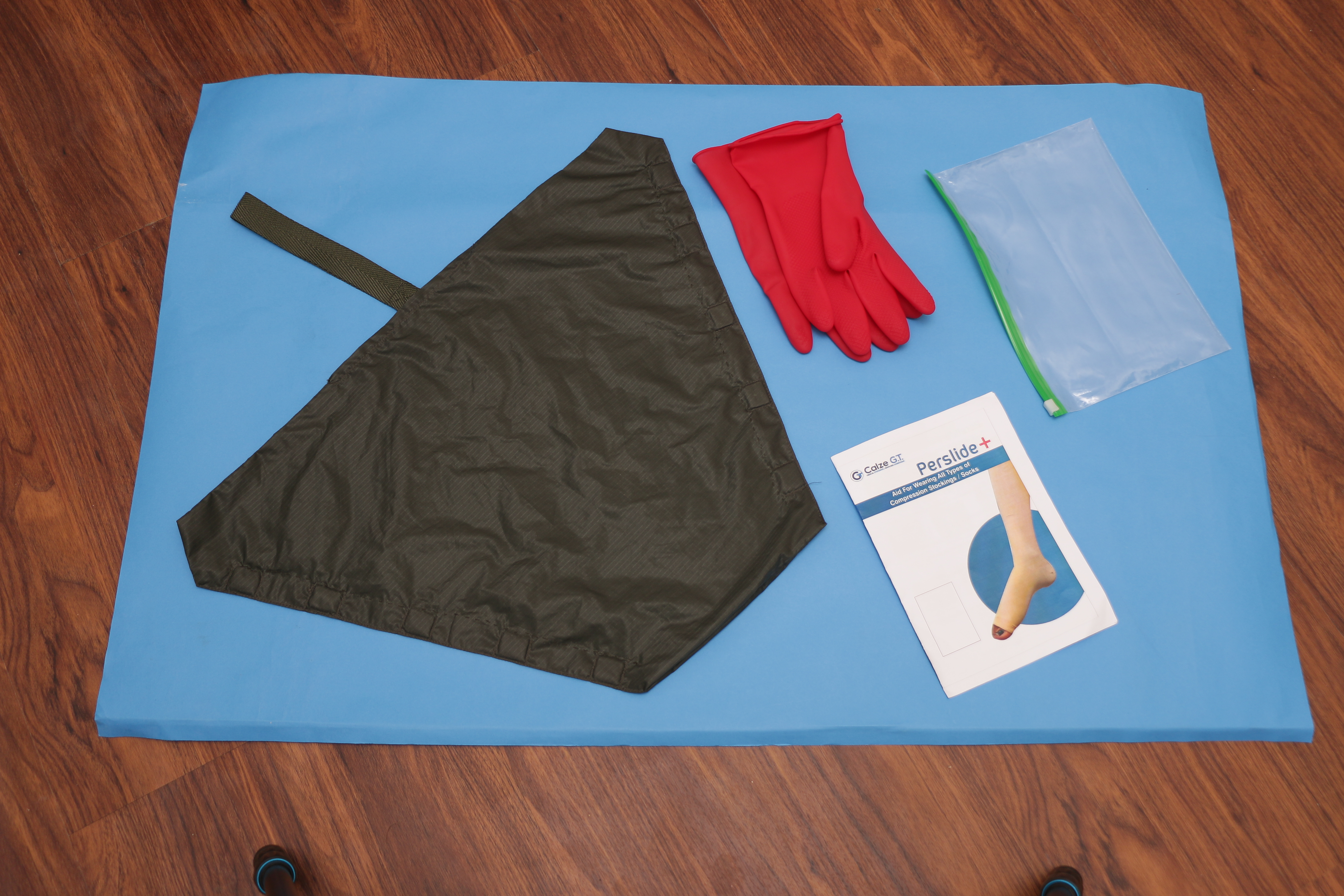 Stocking Applicator - Color: White And Red