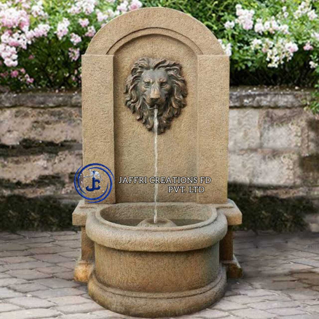 Lion Face Wall Fountain In Frp