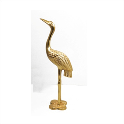 सामने वाले चेहरे के साथ गोल्डन बर्ड