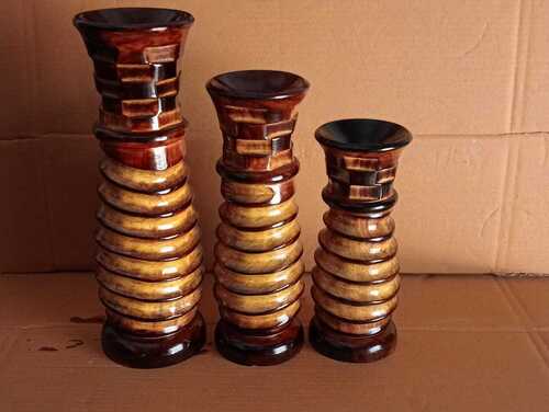 लकड़ी का फूलदान