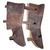 फिनिश्ड लेदर लेग गार्ड जेंडर: यूनिसेक्स