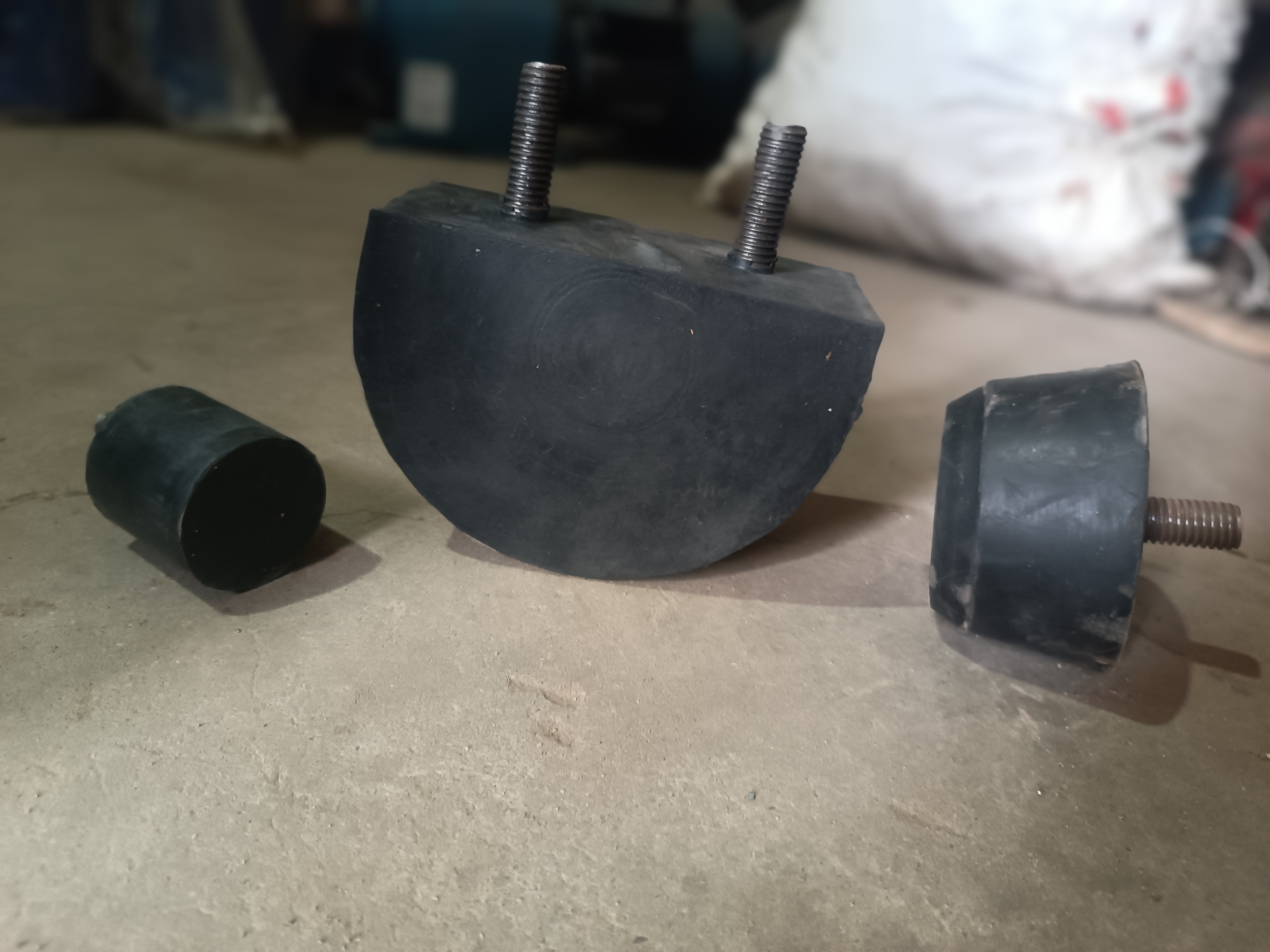 Crane Buffer - Rubber, 2x2 & 4x4 Inches | Black, M8 Thread Size, 30mm Height, -40 To 100°c Operating Temperature