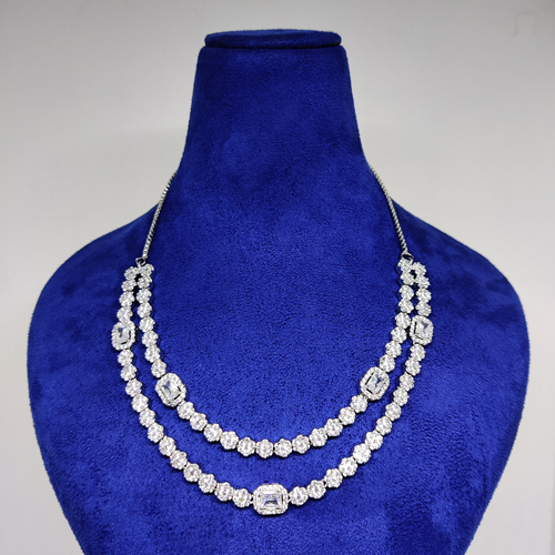 Double Chain Necklace Set Gender: Women