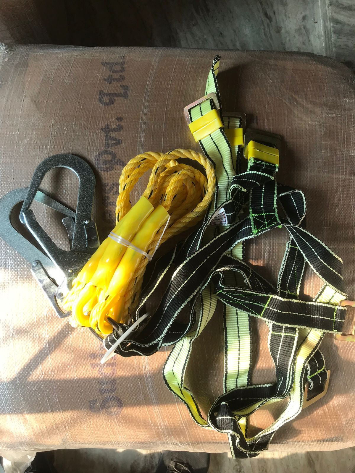 Safety Belt - Natural & Synthetic Fibers, Customized Size , Unisex Modern Style, Easy To Wear With Optimum Strength And Excellent Finish