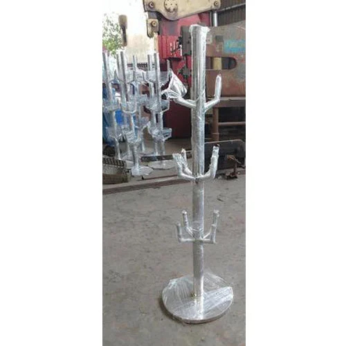 सिल्वर हेलमेट स्टैंड