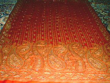 ऊन की जामवर शॉलें