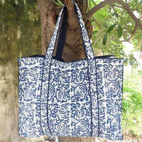 Different Available Totte Quilting Big Bag at 610.00 INR in Surat
