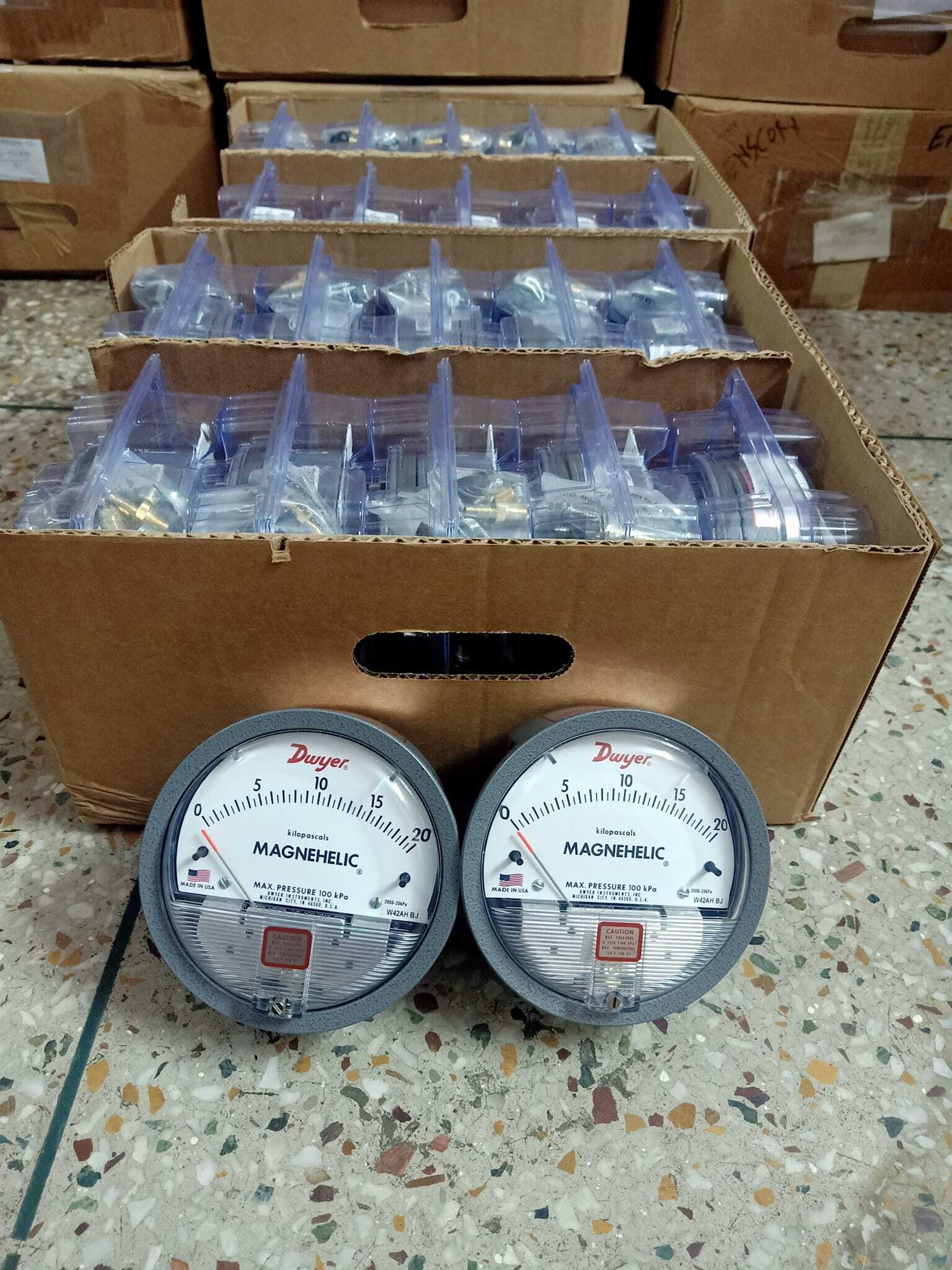 Dwyer Magnehelic Gauge For Batala Punjab Accuracy: A A 2% (-Ha Model A A 1) Of Fs (A A 3% (-Ha A A 1.5%) On -0