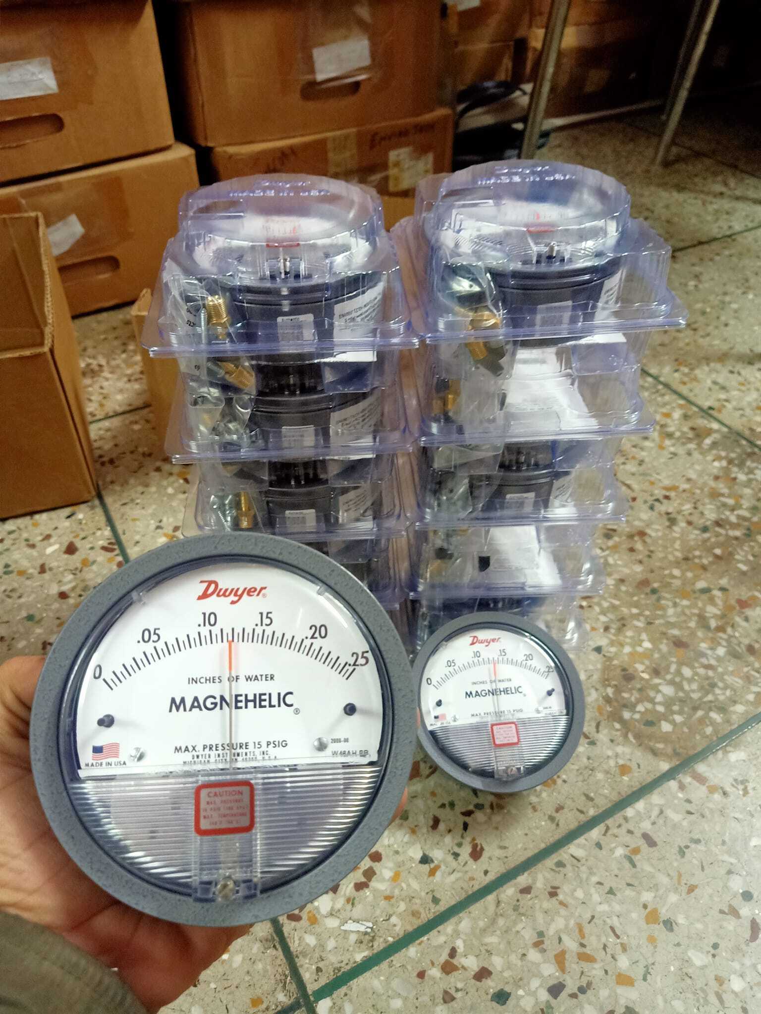Dwyer Magnehelic Gauge For Batala Punjab Accuracy: A A 2% (-Ha Model A A 1) Of Fs (A A 3% (-Ha A A 1.5%) On -0