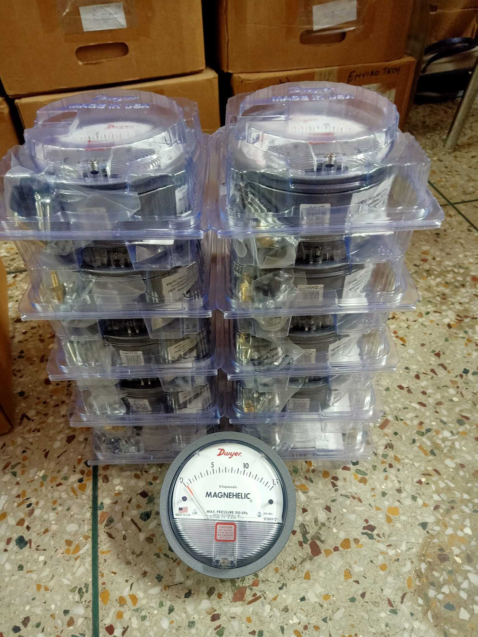Dwyer Magnehelic Gauge Distributor For Dahanu Maharashtra Accuracy: A 2% (-Ha Model A 1) Of Fs (A 3% (-Ha A 1.5%) On -0