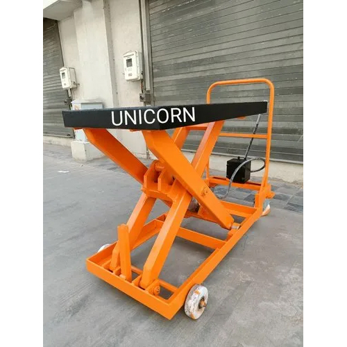 Hydraulic Scissor Lift Table 1500 Kgs - Color: Yellow