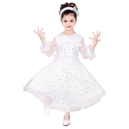 Kids Girls White Frock Age Group: 5 Year