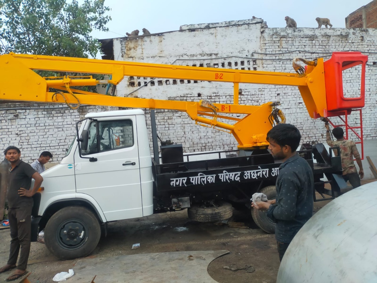 Commercial Sky Lift - Material: ]