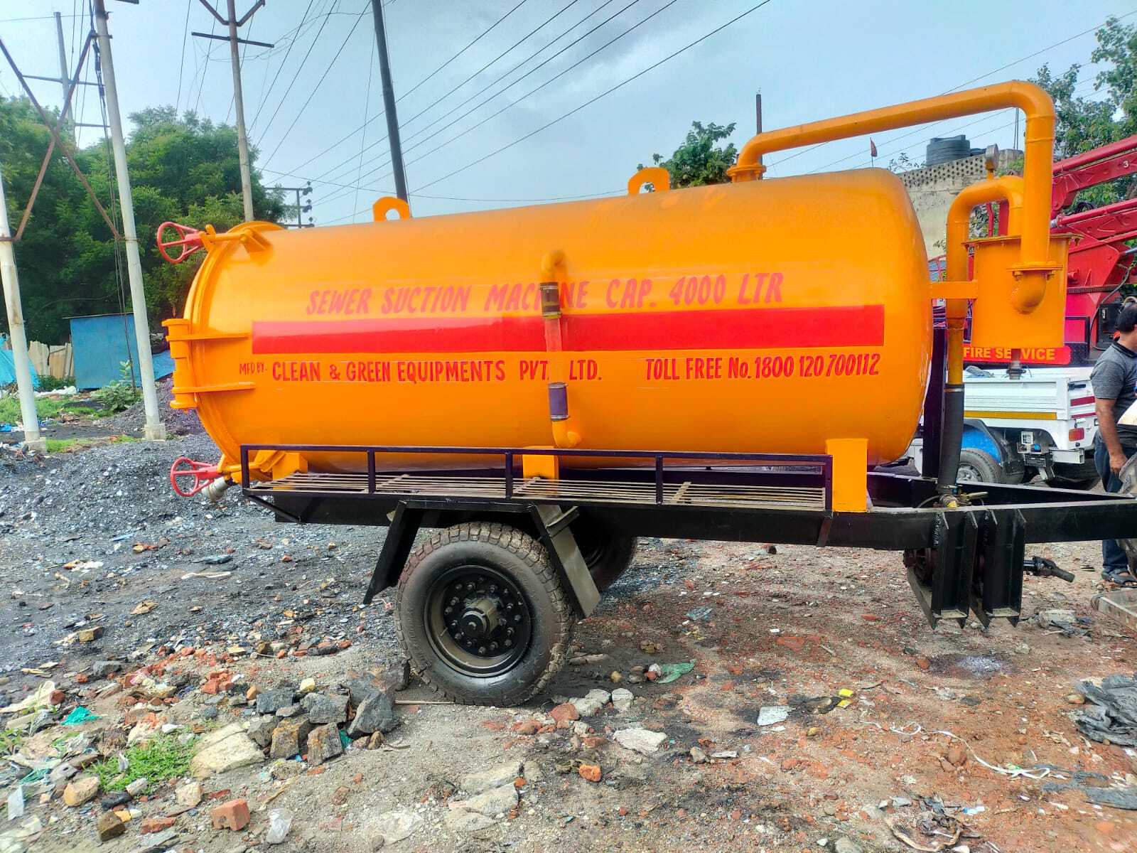 Sewer Suction Machine - Metal, 1000-5000 Ltr Capacity | 400 Cum/hr Vacuum Blower, Manual Cleaning, Custom Color Options, Brand New