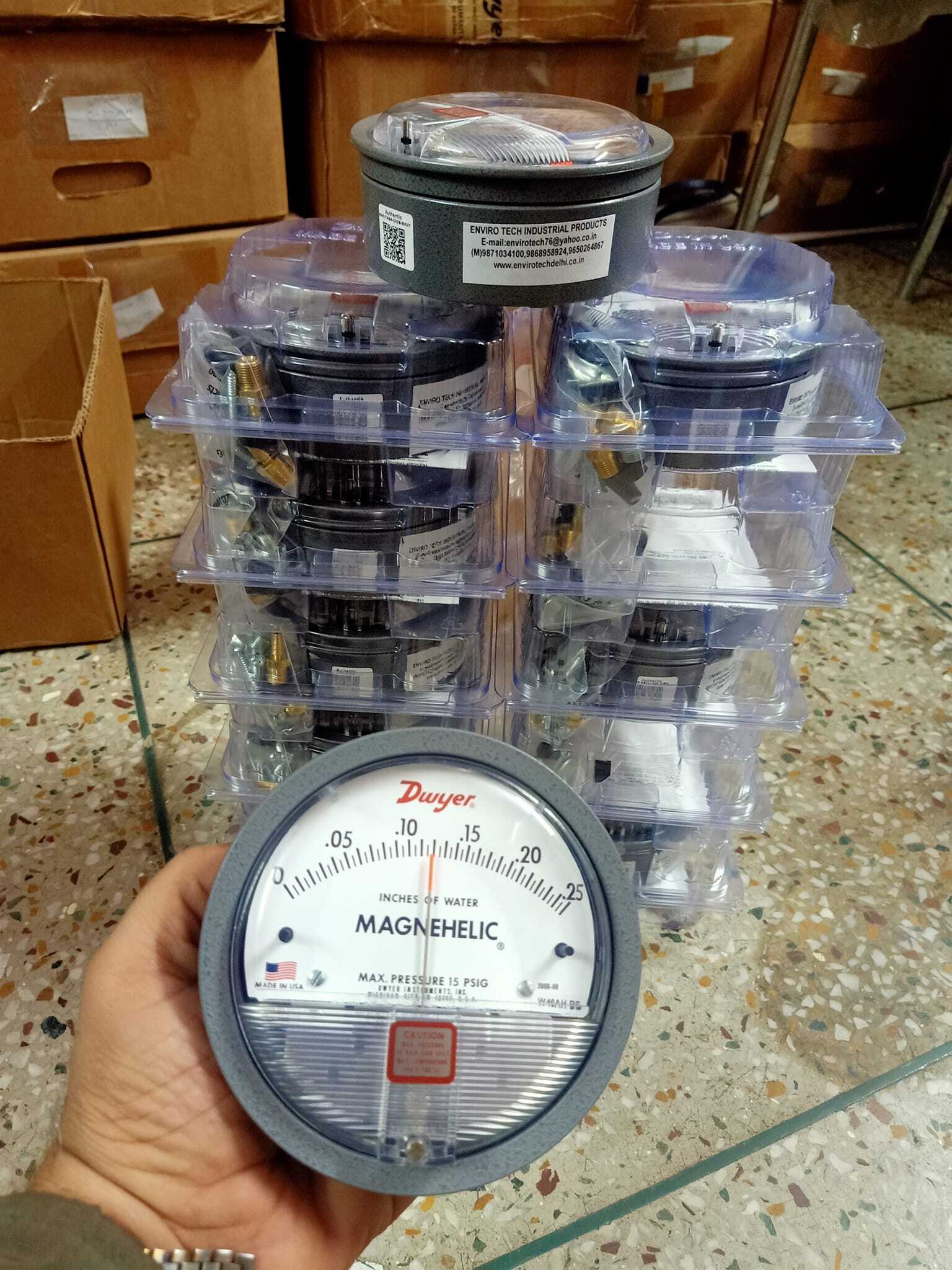 Dwyer Magnehelic Differential Pressure Gauge - 4 Inch Dial Face Metal Alloy Construction | Accurate Measurement For Filter Monitoring & Air Velocity Applications Lightweight And Shock Proof Design Multi-range Compatibility