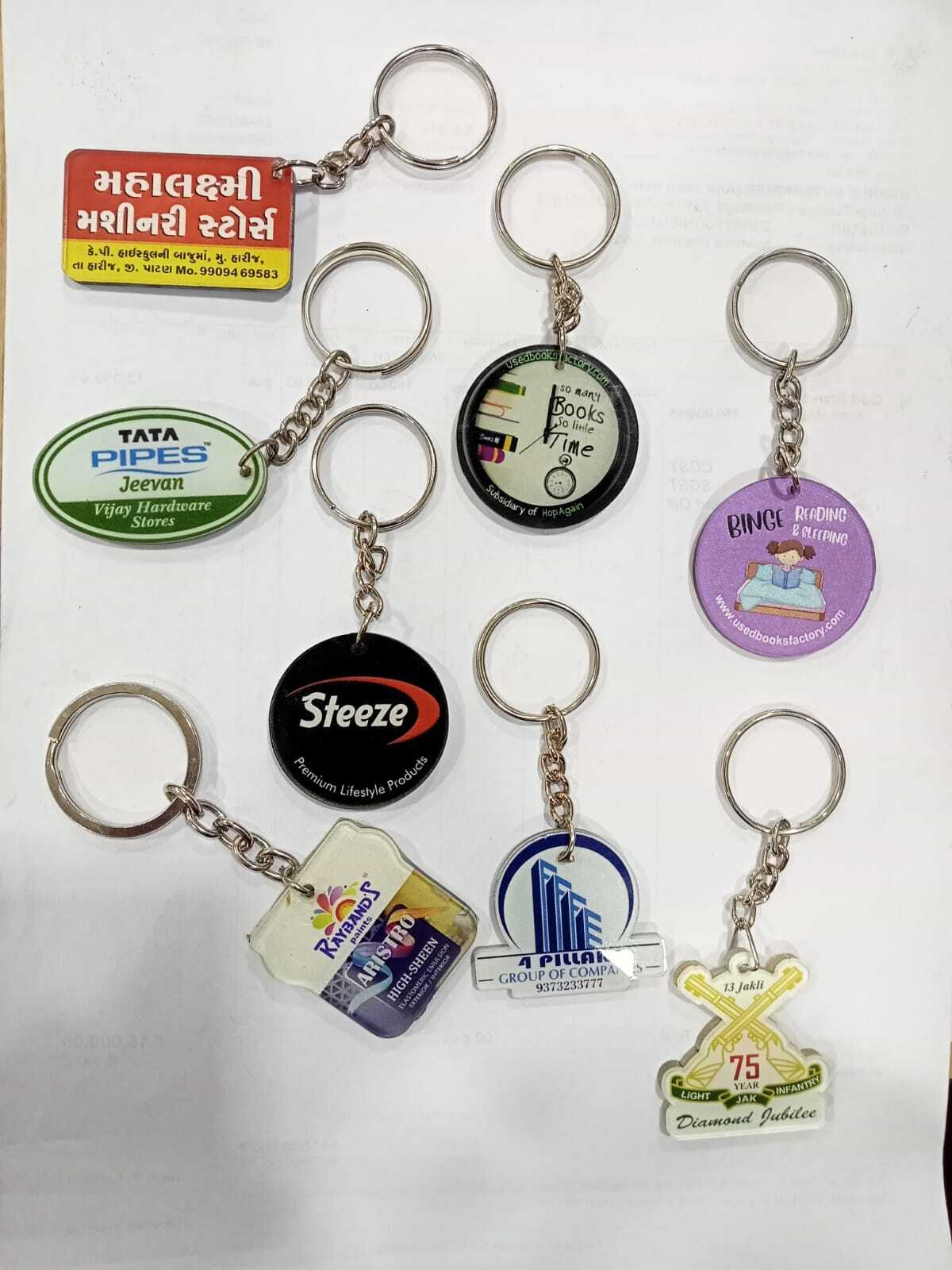 Acrylic Sandwich Keychain - Color: Yellow