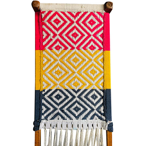 टिकाऊ छोटी लकड़ी की चारपाई