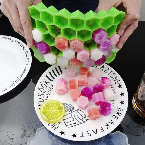 Flexible Silicone Honeycomb Design 37 Cavity Ice Cube Tray - Food Grade Silicone, Stackable & Removable Lid, Dishwasher Safe, Eco-friendly, Non-toxic