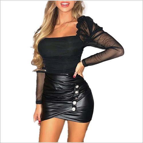 ब्लैक मेश स्लीव स्क्वायर नेक टॉप