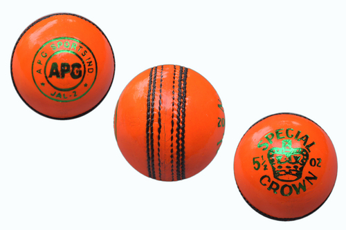 संतरे रंग की क्रिकेट चमड़े की गेंद