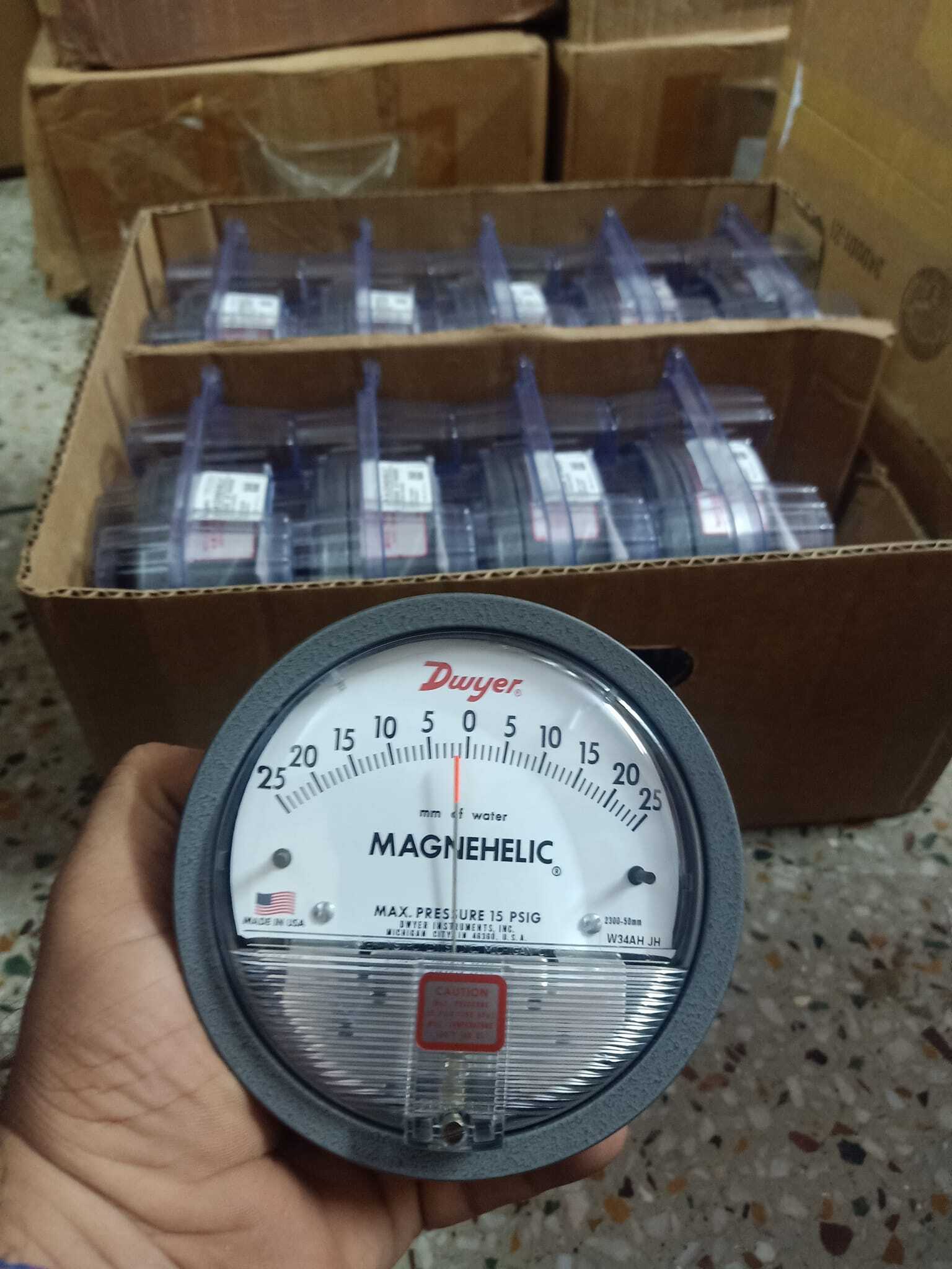 Dwyer Magnehelic Gauge For Ponda Goa Accuracy: A 2% (-Ha Model A 1) Of Fs (A 3% (-Ha A 1.5%) On -0