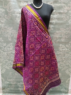 सिल्क पटोला दुपट्टा