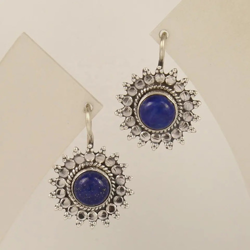 925 स्टर्लिंग सिल्वर यूनिक लैपिस लज़ुली राउंड शेप फ्लावर इयररिंग्स लिंग: महिलाएं