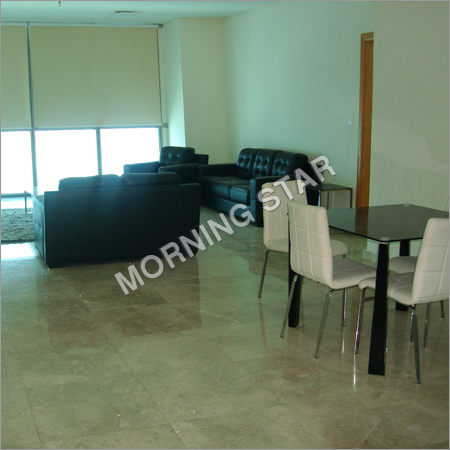 सुसज्जित ड्राइंग रूम