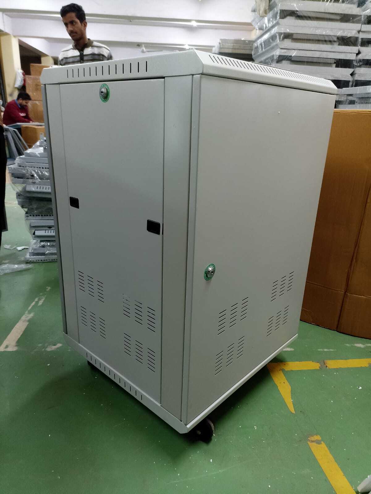 Floor Standing 18u Width 600mm Depth 600mm Networking Rack Build By Tarkus - Capacity: 60 Kg/day