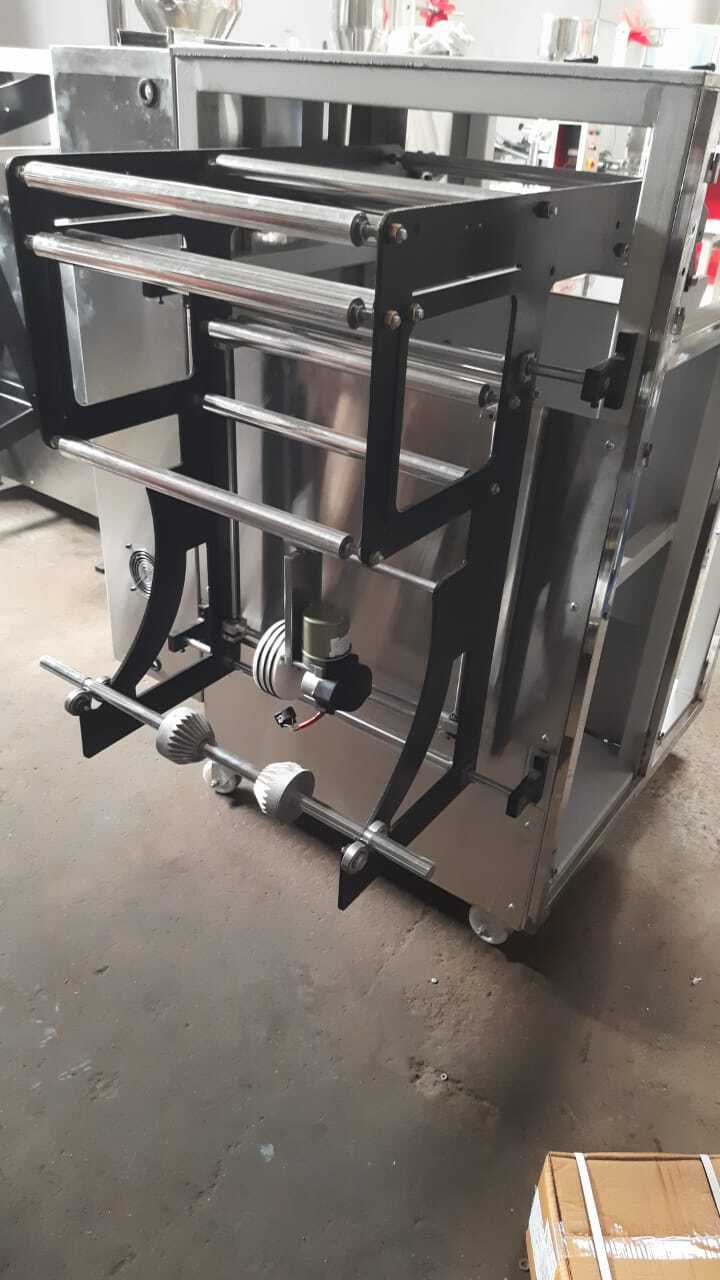Silver Automatic Tea Pouch Packing Machine