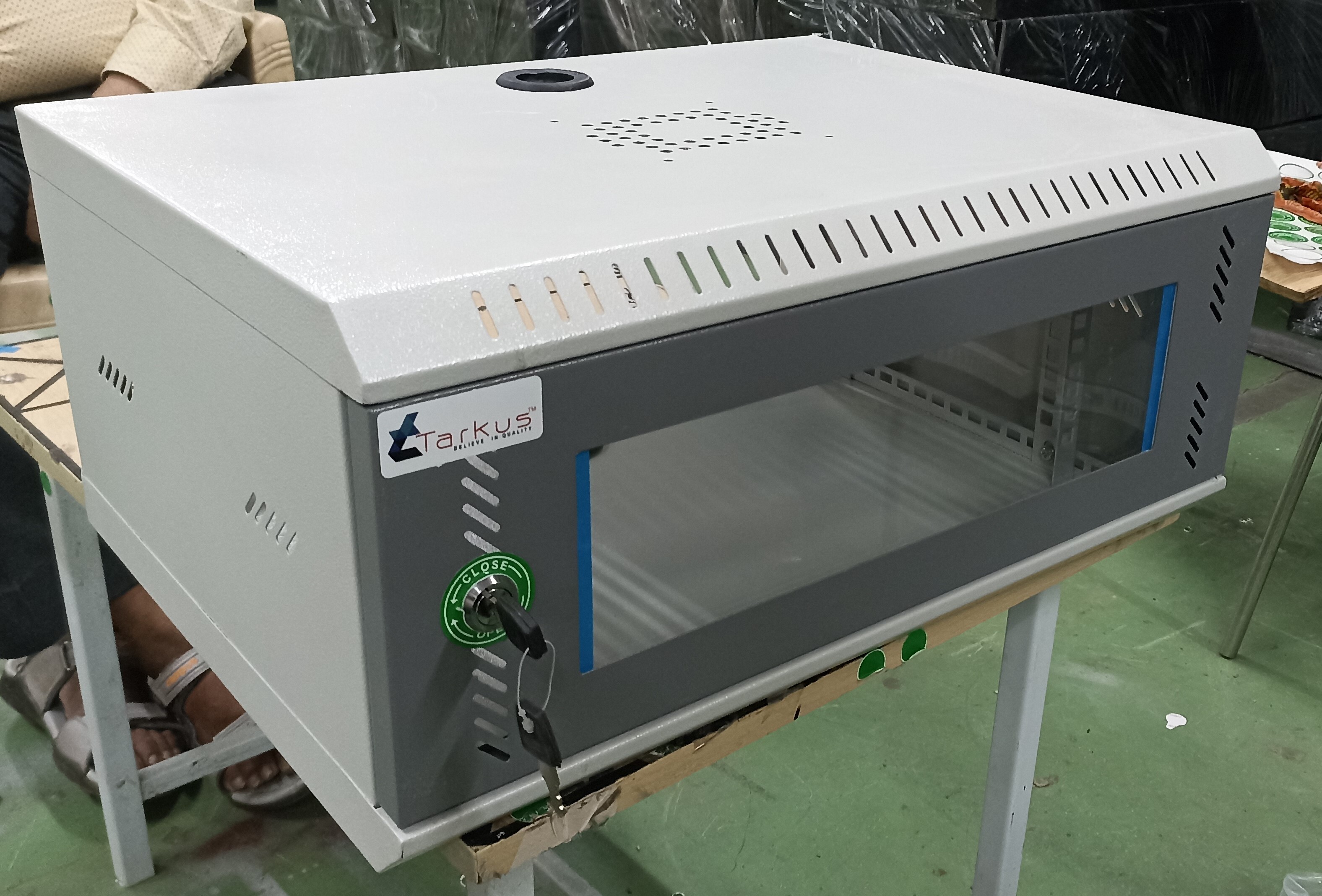 Wall Mount 4u Dvr Cctv Networking Rack By Tarkus Technologies - Capacity: 25 Kg/day