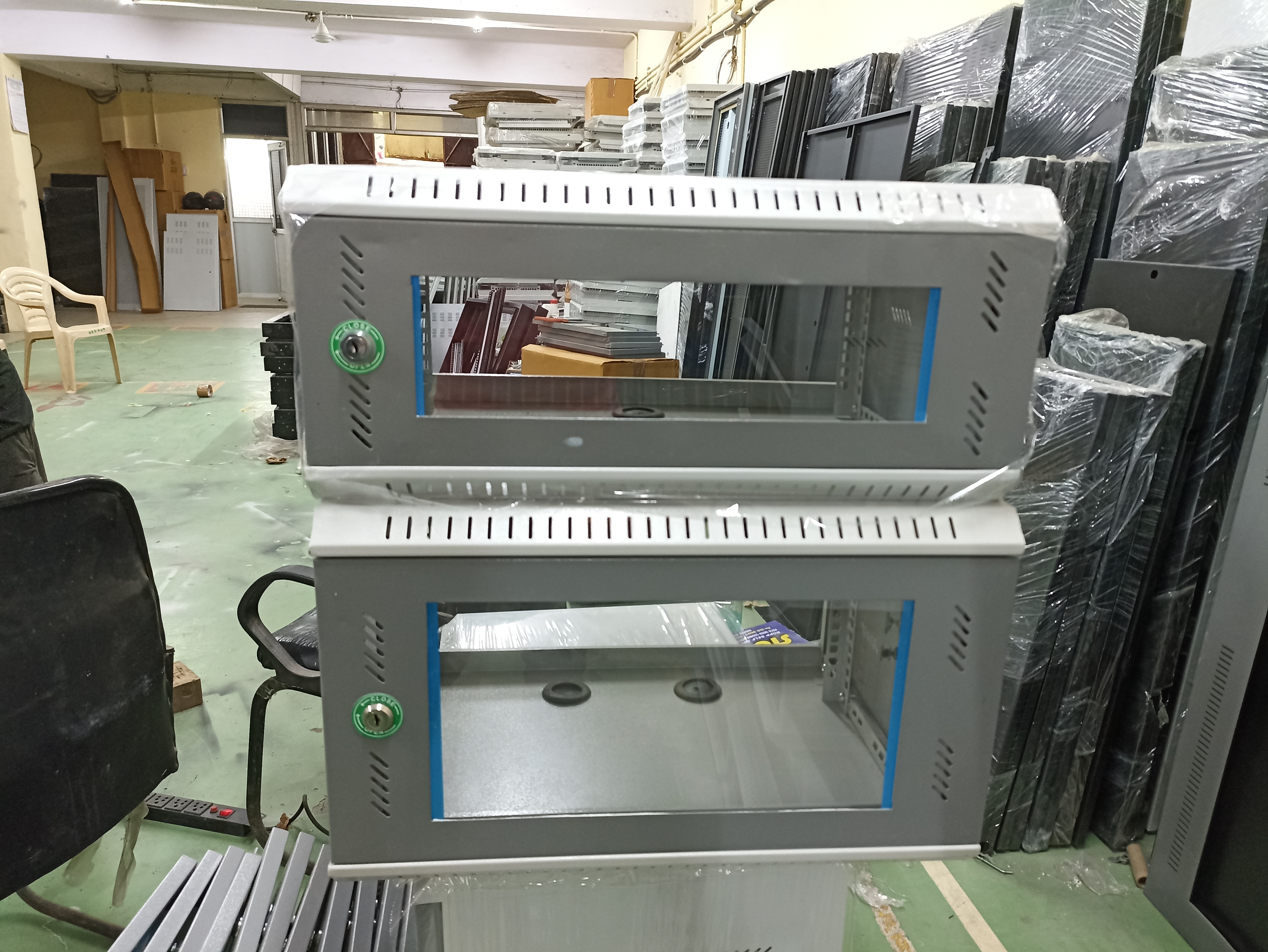 6u Wall Mount Networking Rack By Tarkus - Capacity: 35 Kg/day
