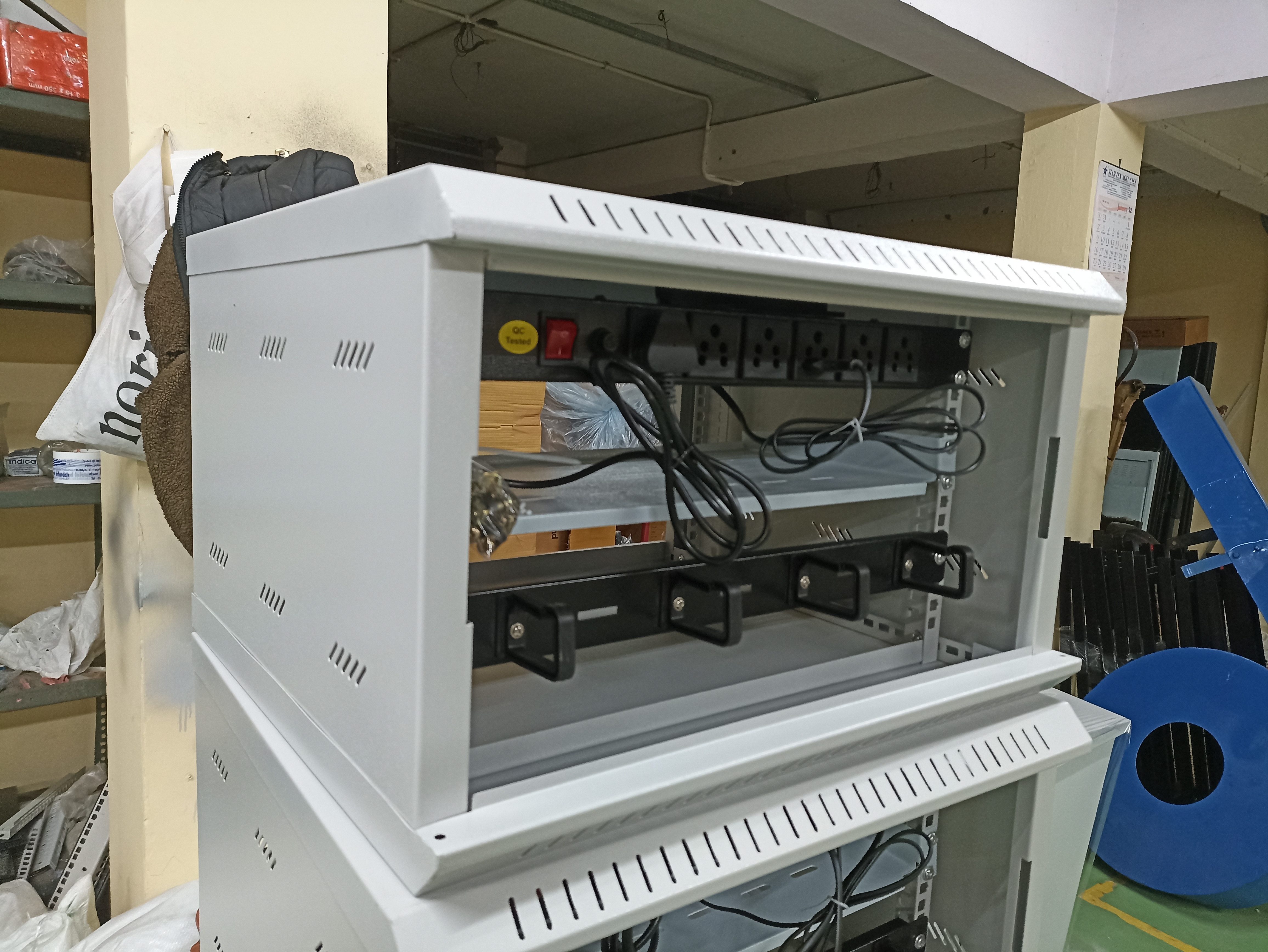 6u Wall Mount Networking Rack By Tarkus - Capacity: 35 Kg/day