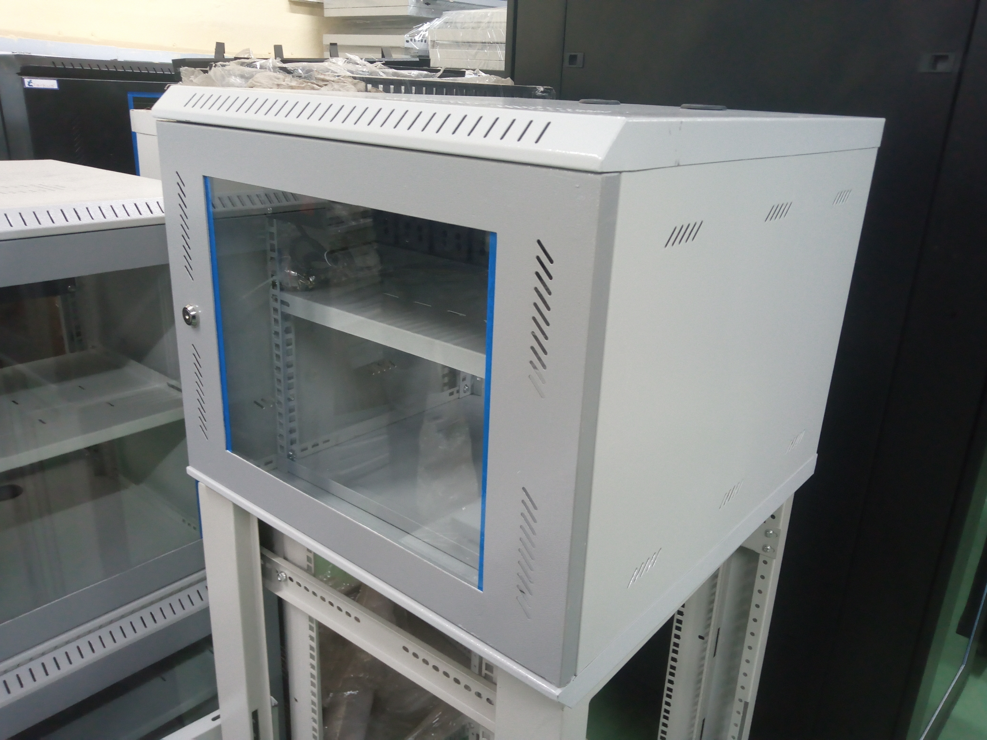 Wall Mount 9u Networking Rack Build By Tarkus - Capacity: 25 Kg/day