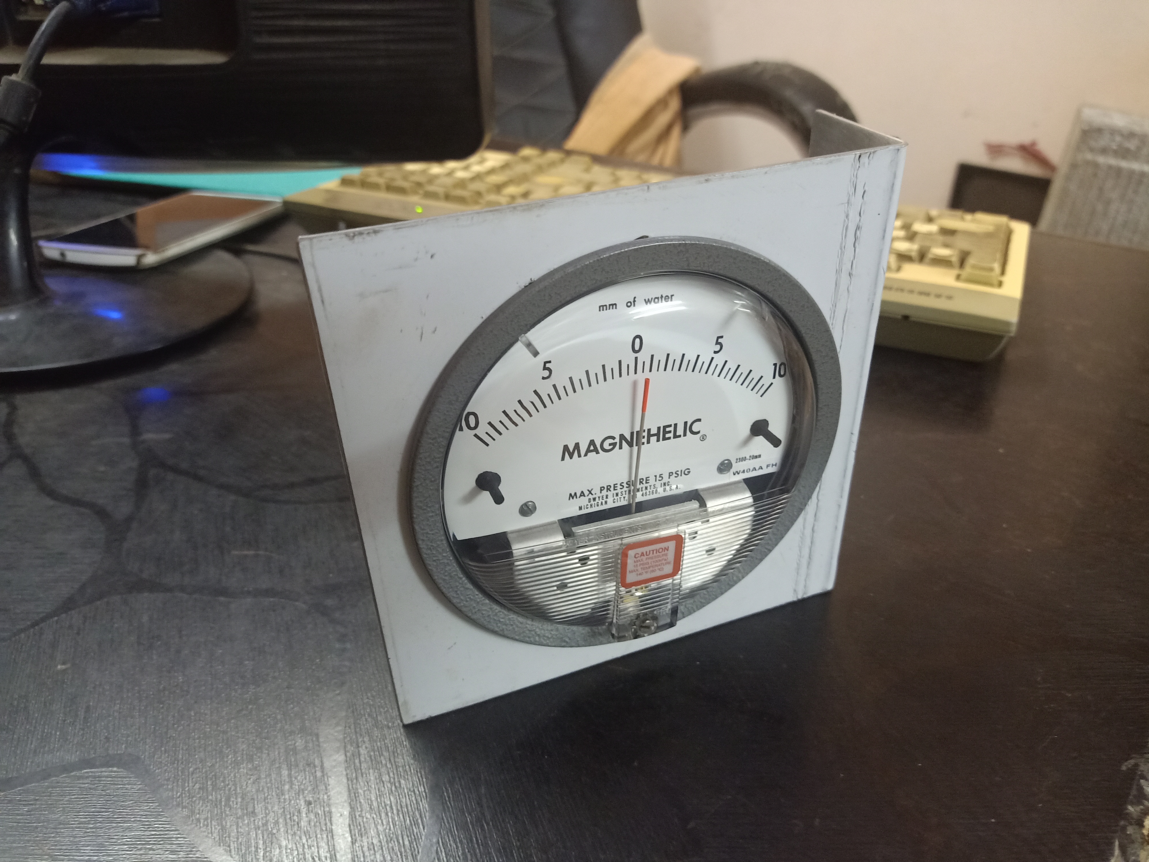 Dwyer Magnehelic Gauge For Chandrapur Maharashtra Accuracy: A 2% (-Ha Model A 1) Of Fs (A 3% (-Ha A 1.5%) On -0