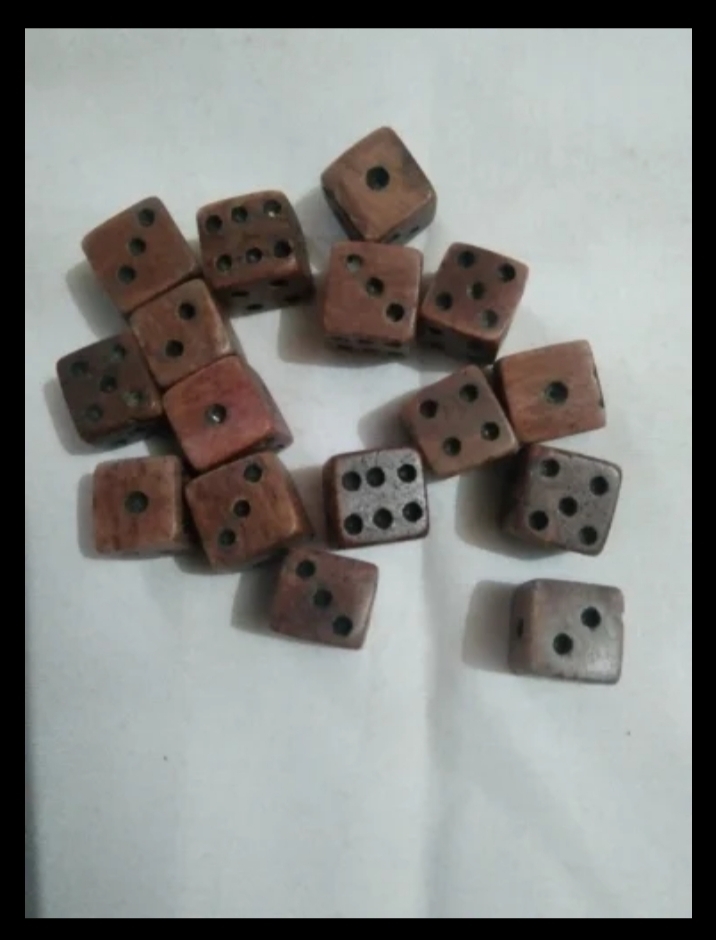 Bone Ludo Dice - Bone Material, Different Sizes Available | Commercial Usage With Classic Design For Engaging Gameplay