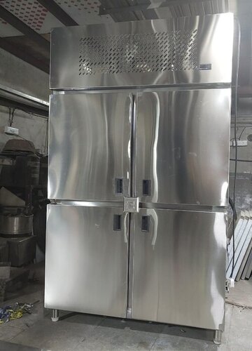 वर्टिकल रेफ्रिजरेटर