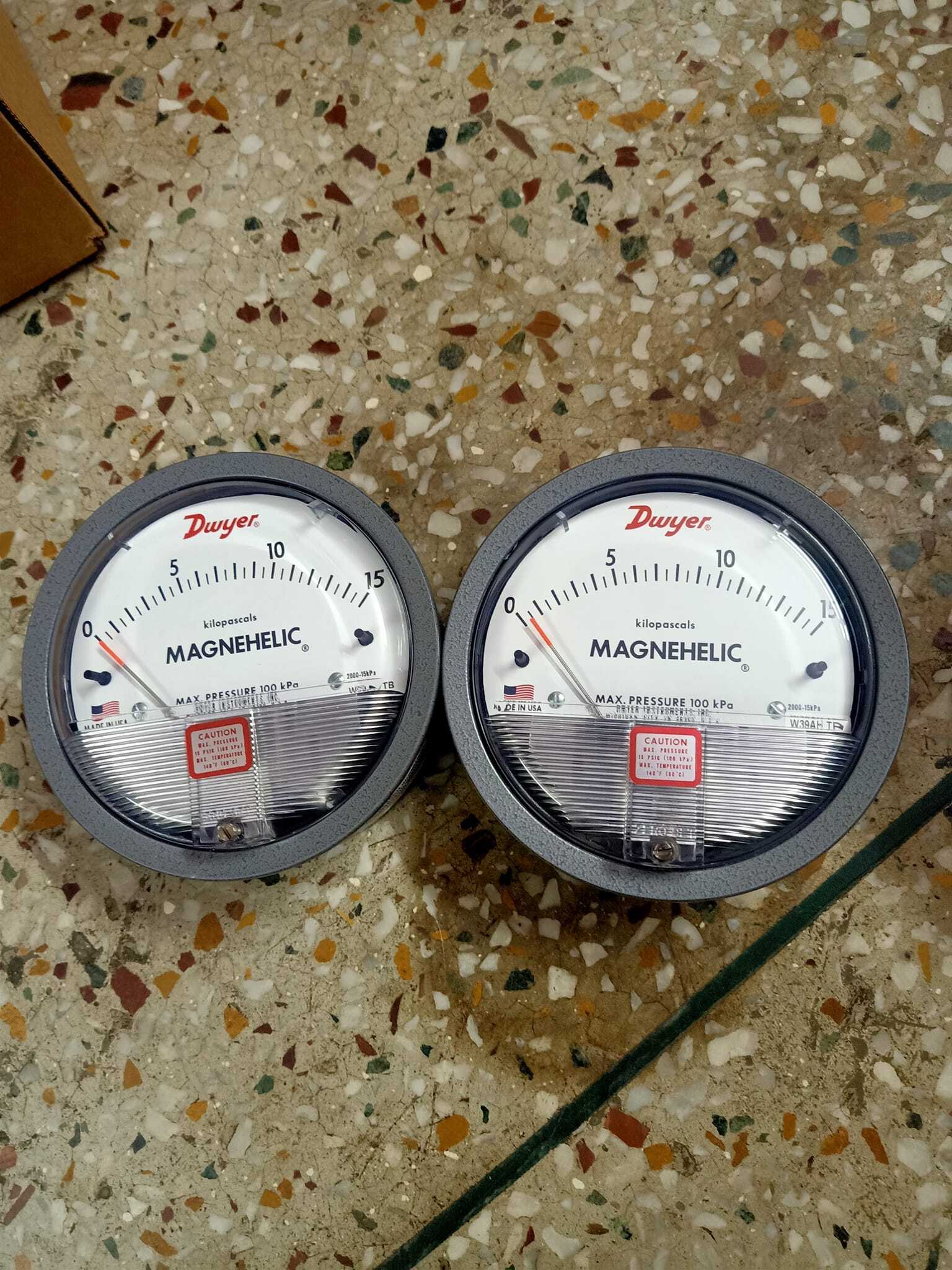 Dwyer Magnehelic Gauge Distributor For Kalyani West Bengal Accuracy: A 2% (-Ha Model A 1) Of Fs (A 3% (-Ha A 1.5%) On -0
