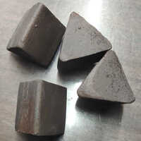 कास्ट उत्पाद T30X30 सिरेमिक डिबरिंग मीडिया