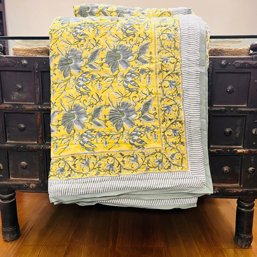 100% Cotton Blocked Print Reversible Double Quilt With Border