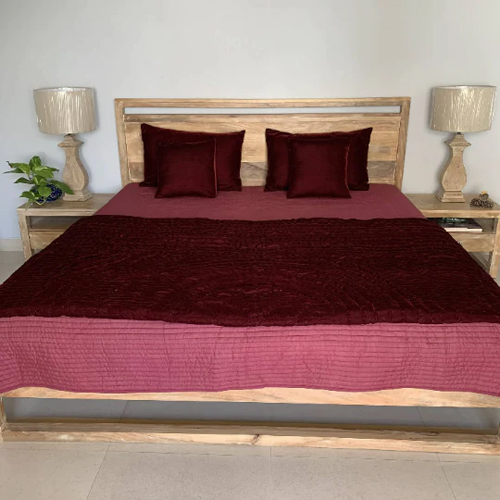 Plain Dyed Cotton Hand Made Maroon Velvet Double Quilts