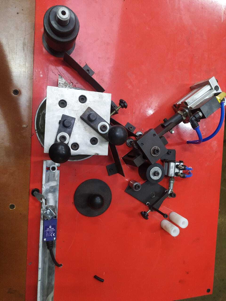 Manual Edge Banding Machine - Color: Red And White