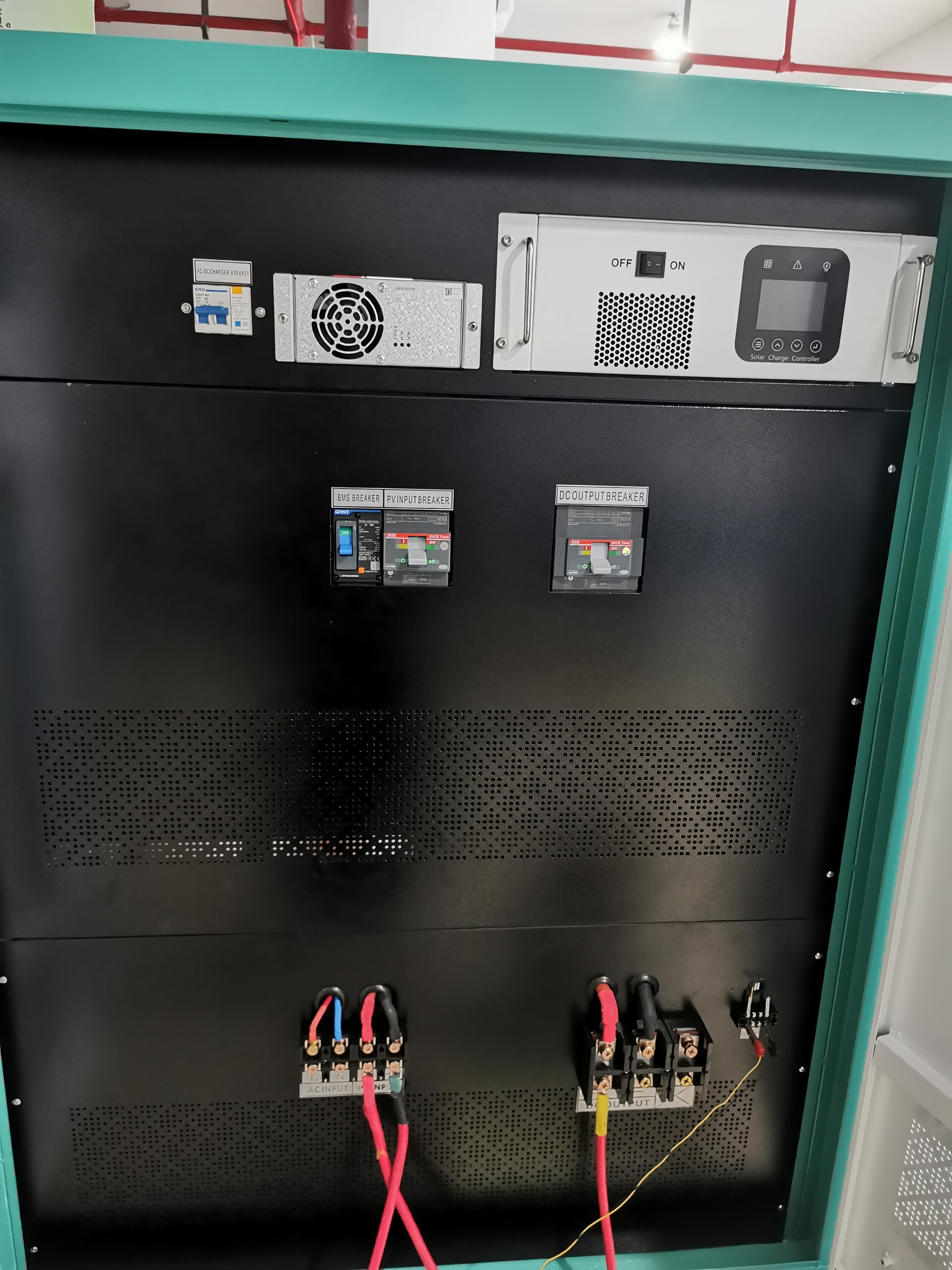 White And Green 80kwh 100kwh 120kwh 150kwh Lifepo4 Lithium Battery With Ac Charger Integrated Energy Storage System