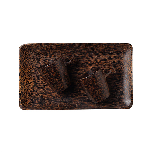 लकड़ी की दो कप प्लेट